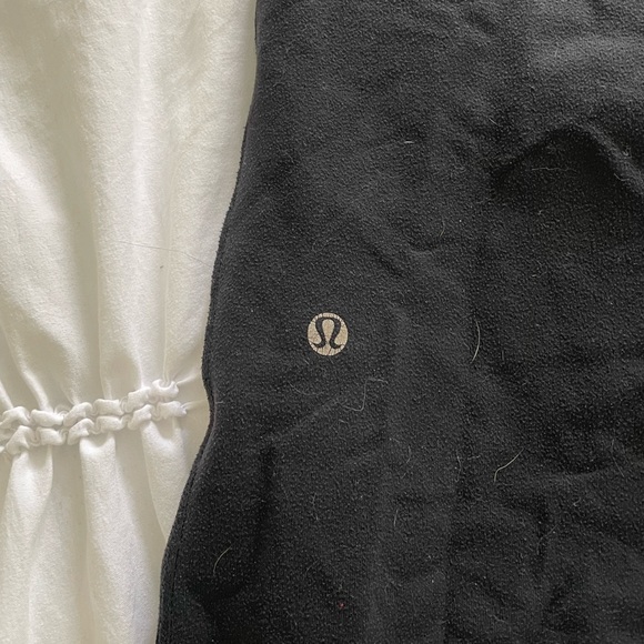 Lululemon wide legged leggings - Picture 4 of 4